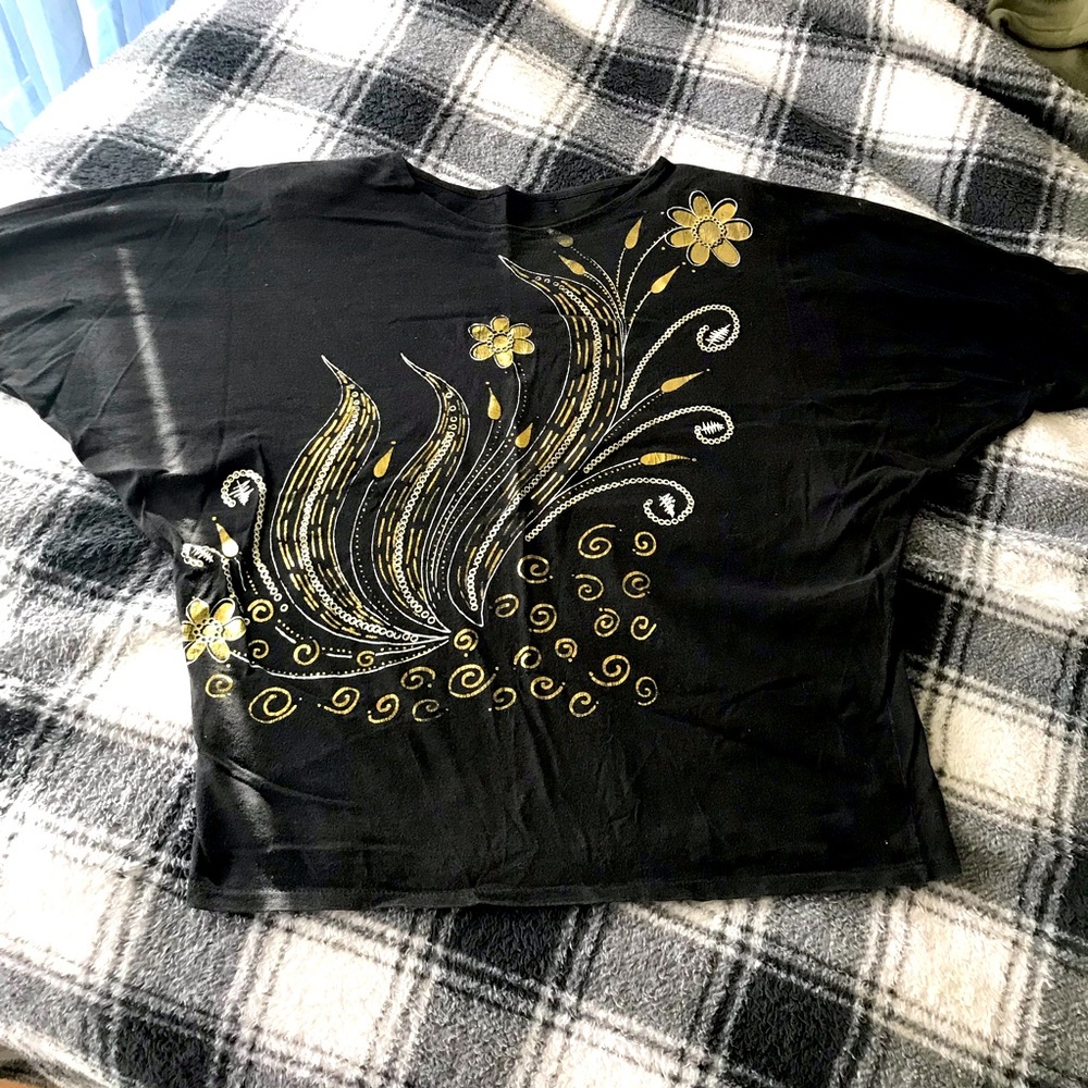 Vintage 80’s dolman t-shirt with gold & white floral detail